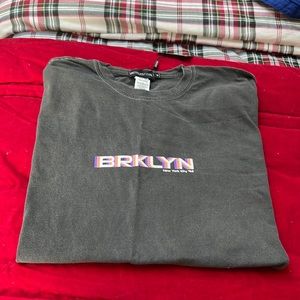 Women’s NWT Med Brooklyn tee